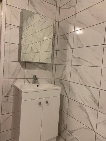 Eastbrook Oslo 58 HGW Unit & Vado Tap. Ravini Cabinet