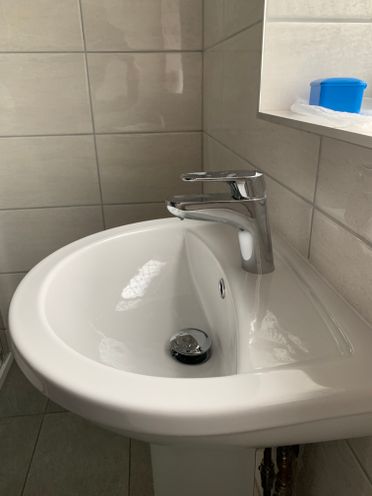 Dura Basin And Vado Ascent Mono Basin Mixer