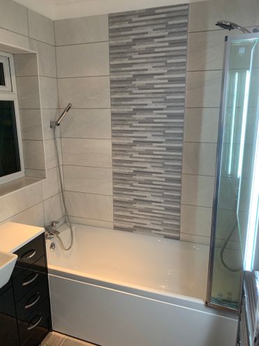 Delta 1650 Plain Bath, With Italian Best Wall Ice Tiles As A Feature