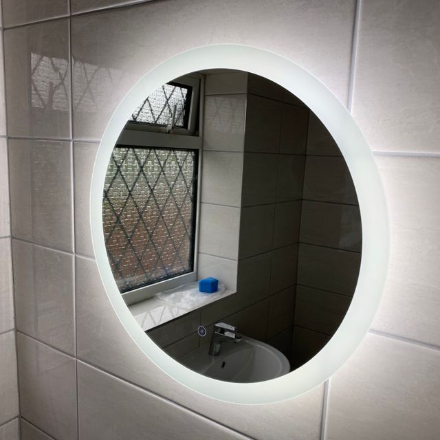 Ellera LED Mirror 580 Circular With Demister